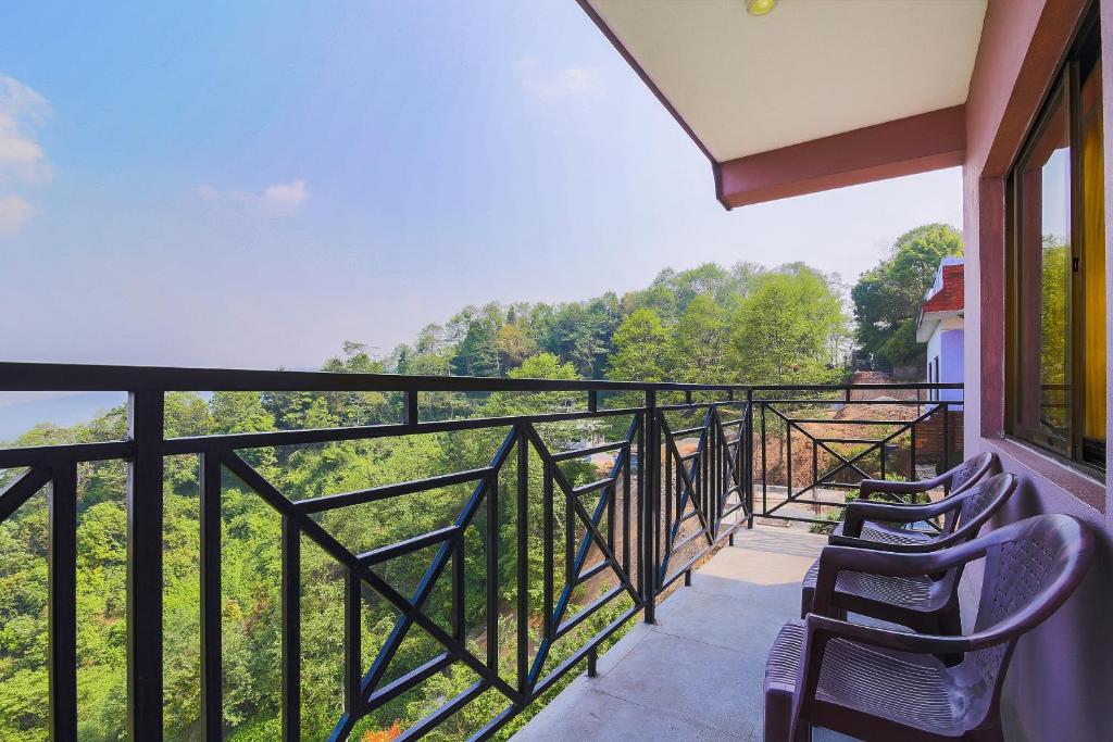 Hotel Everest Window View